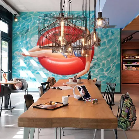 Hotel Moxy Sophia Antipolis 3*