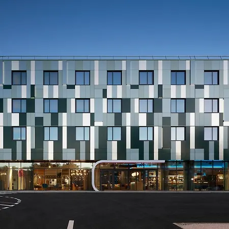 Moxy Sophia Antipolis 3*