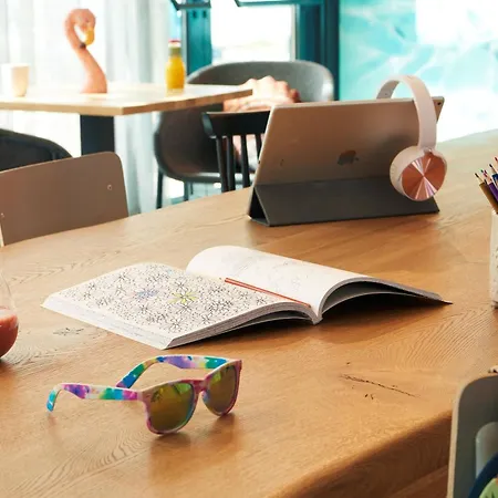 Moxy Sophia Antipolis Отель Бьо