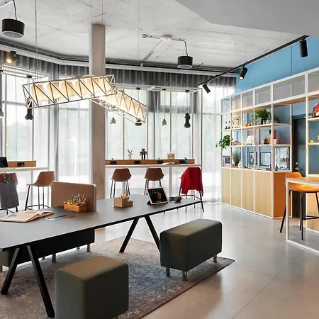 מלון Moxy Sophia Antipolis ביו