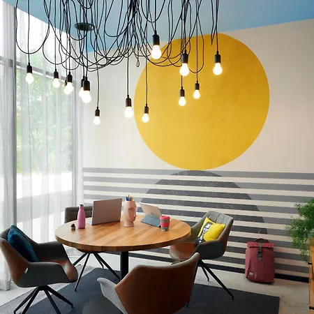 Moxy Sophia Antipolis 3*