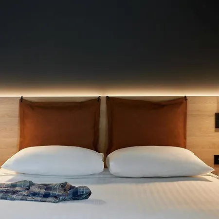 Moxy Sophia Antipolis מלון