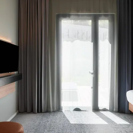 Moxy Sophia Antipolis 3*